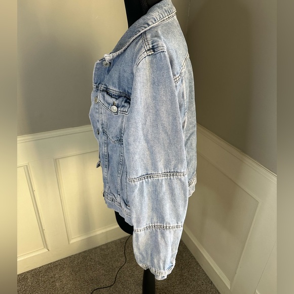 Free People Light Wash Denim Jacket Women’s Medium - Picture 4 of 7
